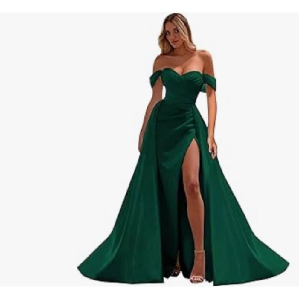 Elegant Green Off-Shoulder Evening Gown